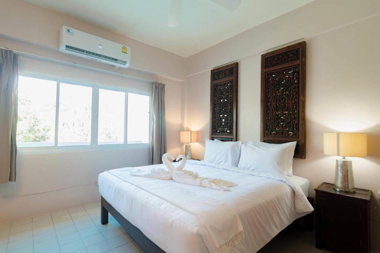 Bed At Beach Hostel Phuket Exteriör bild